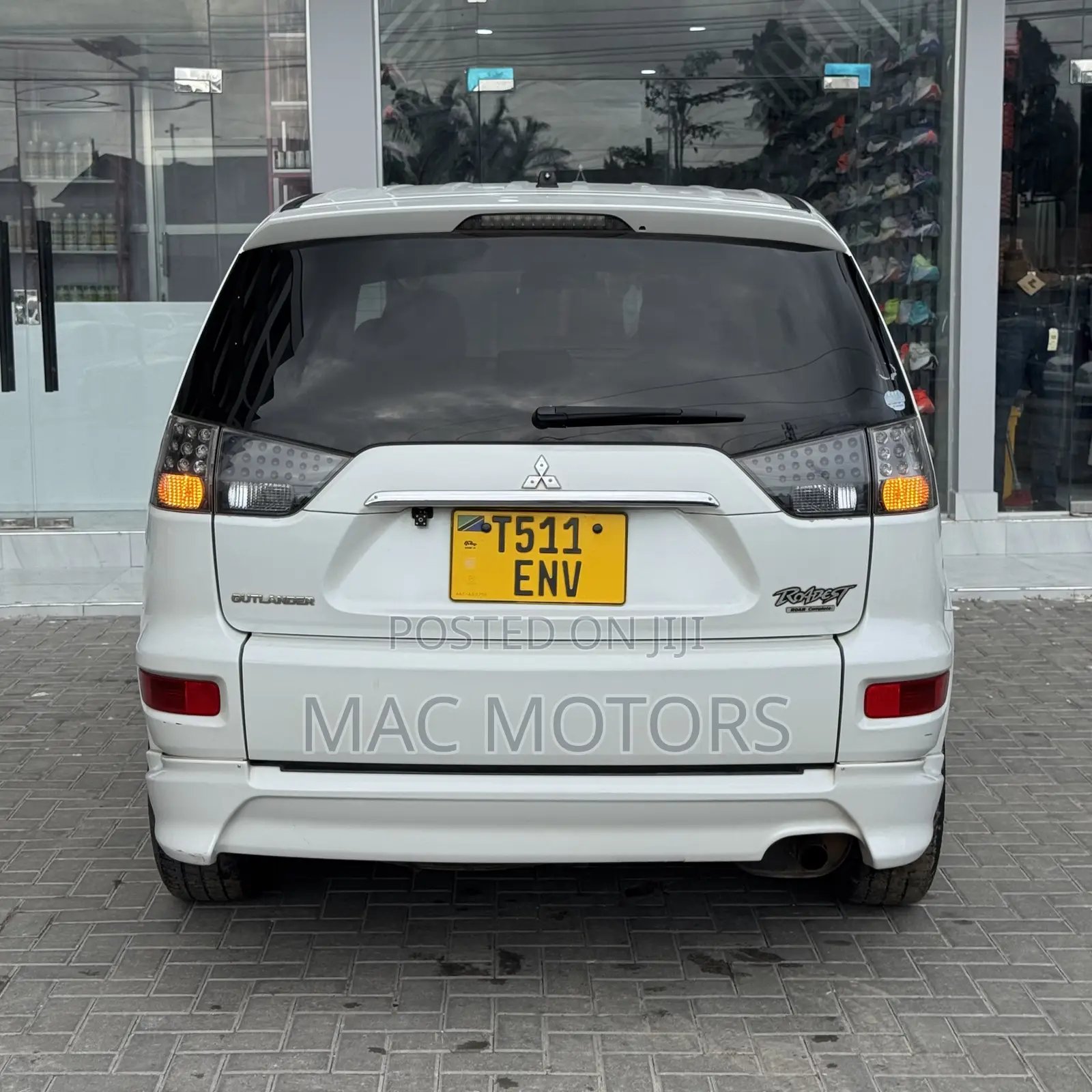 Mitsubishi Outlander 2010 White