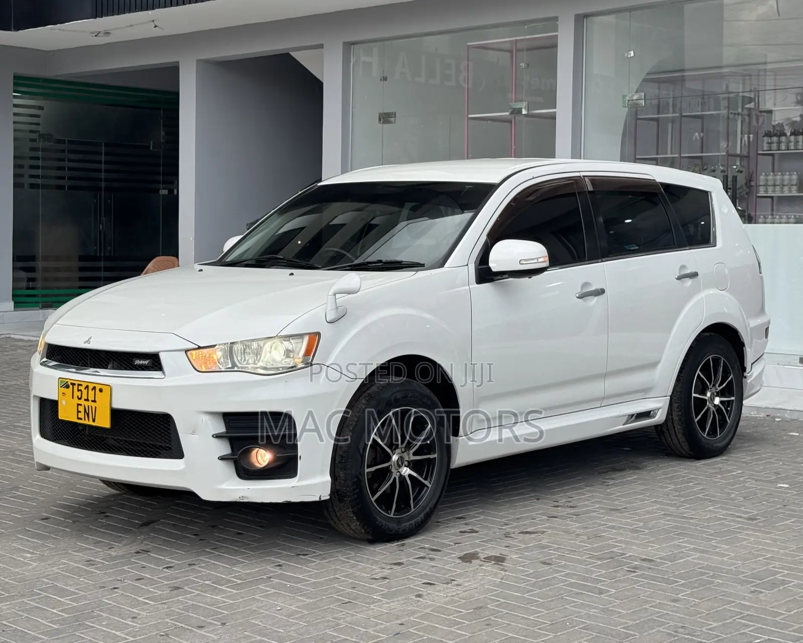 Mitsubishi Outlander 2010 White