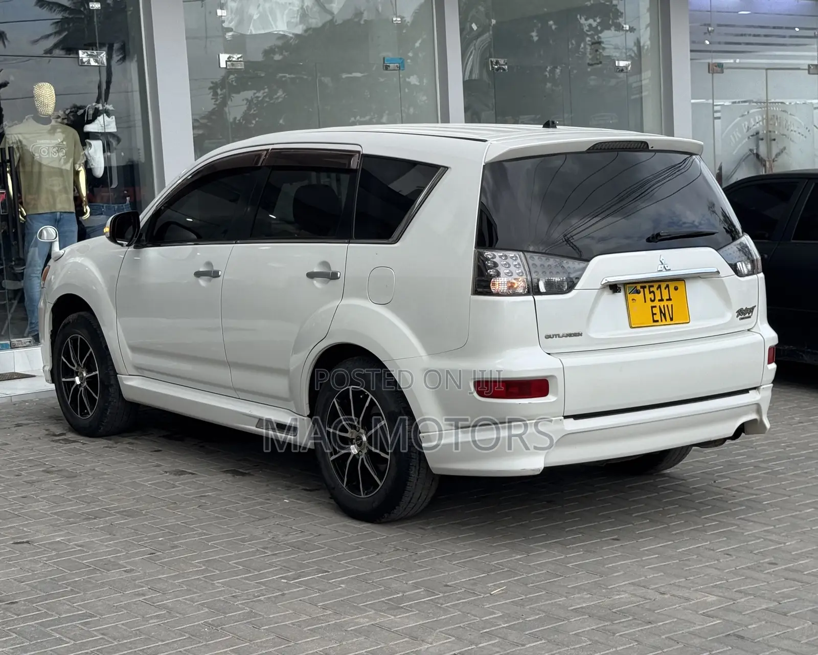 Mitsubishi Outlander 2010 White