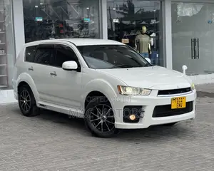 Mitsubishi Outlander 2010 White