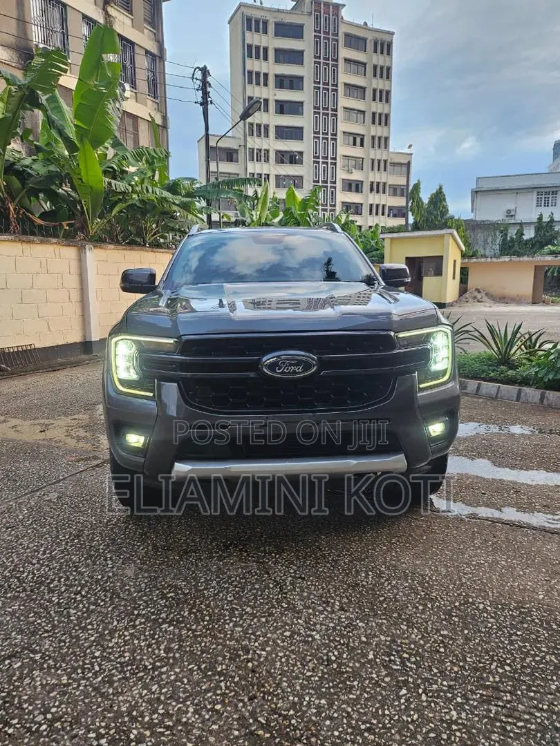 Ford Ranger 2025 Gray