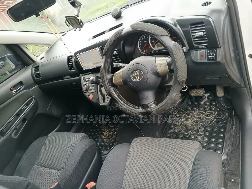 Toyota Wish 2005 White