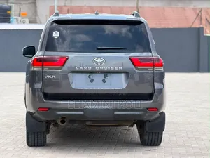 Toyota Land Cruiser 2024 Black