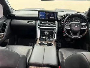 Toyota Land Cruiser 2024 Black