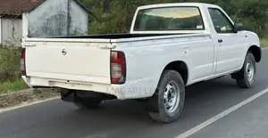 Nissan Hardbody 2016 White