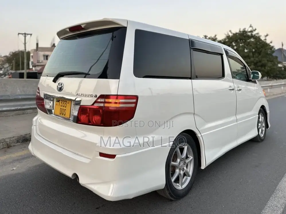 Toyota Alphard 2.4 Petrol FWD 2005 White