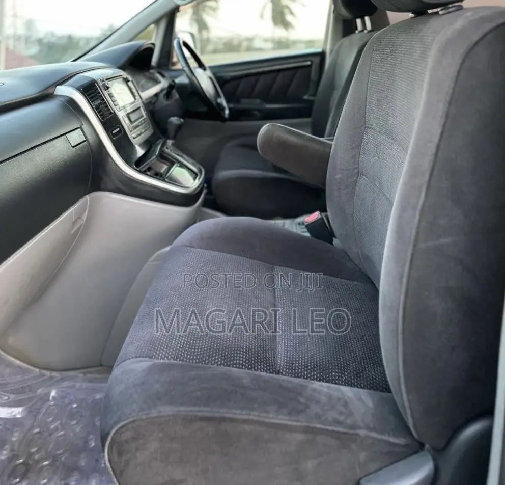 Toyota Alphard 2.4 Petrol FWD 2005 White