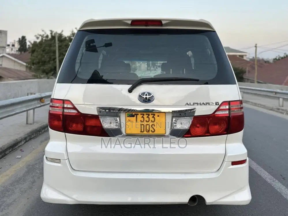 Toyota Alphard 2.4 Petrol FWD 2005 White