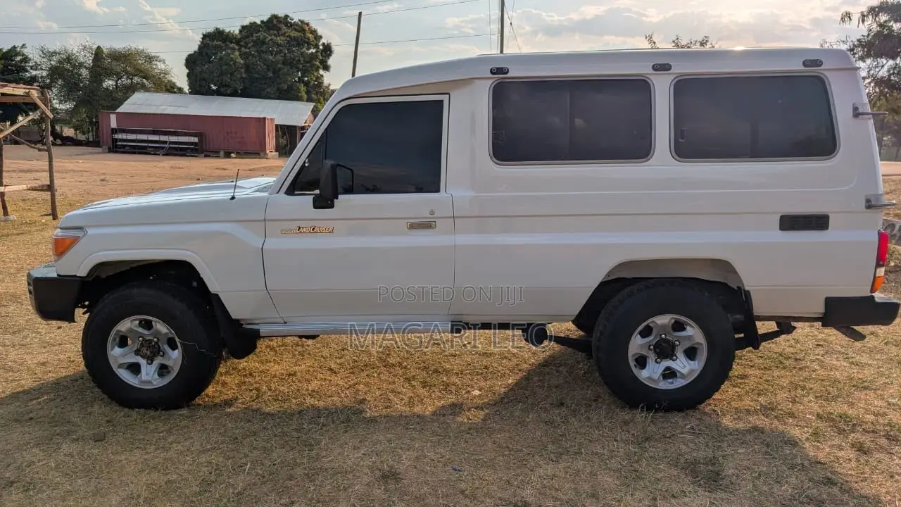 Toyota Land Cruiser 100 4.2 2008 White