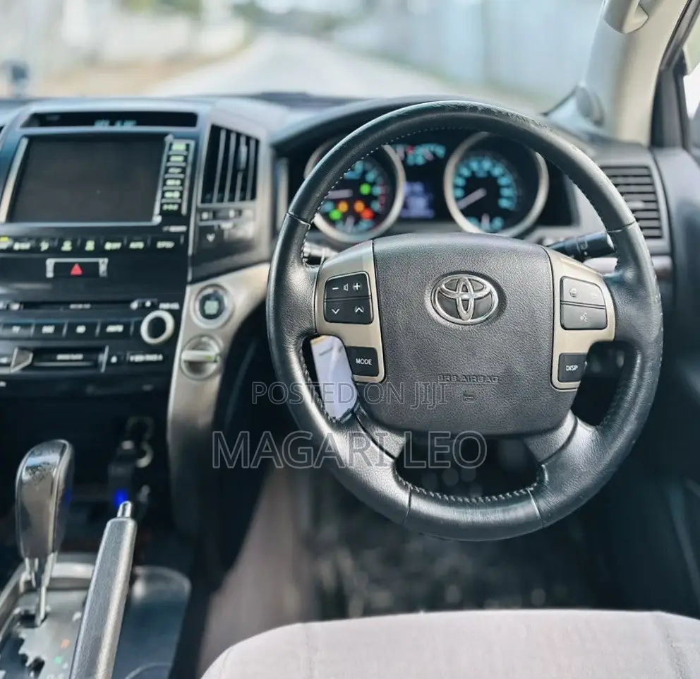 Toyota Land Cruiser 4.5 V8 GXR 2010 Black