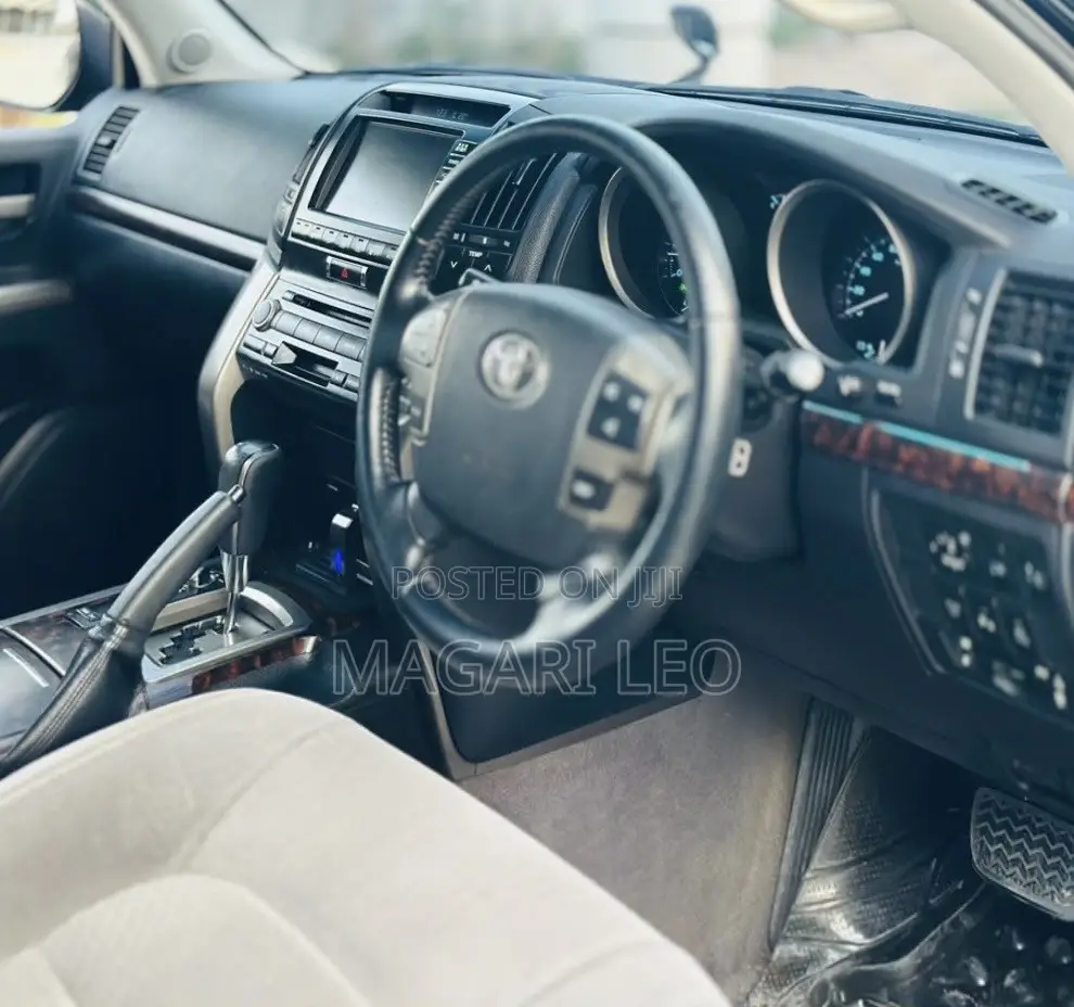 Toyota Land Cruiser 4.5 V8 GXR 2010 Black