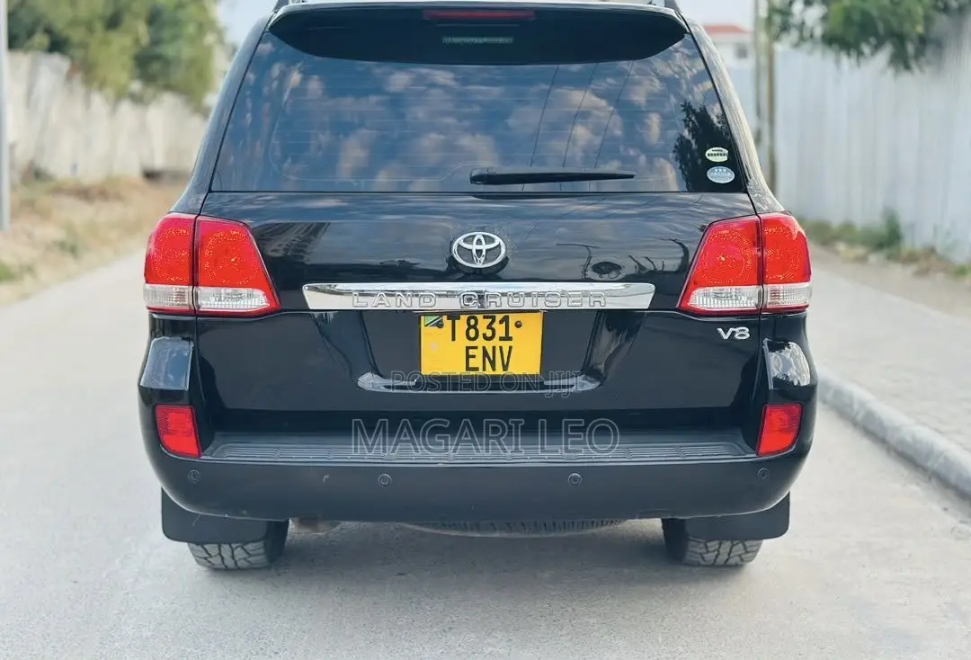 Toyota Land Cruiser 4.5 V8 GXR 2010 Black