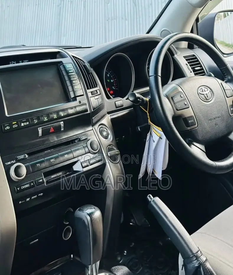 Toyota Land Cruiser 4.5 V8 GXR 2010 Black