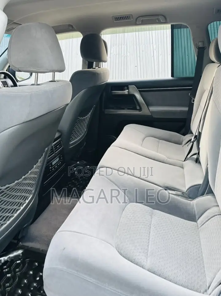 Toyota Land Cruiser 4.5 V8 GXR 2010 Black