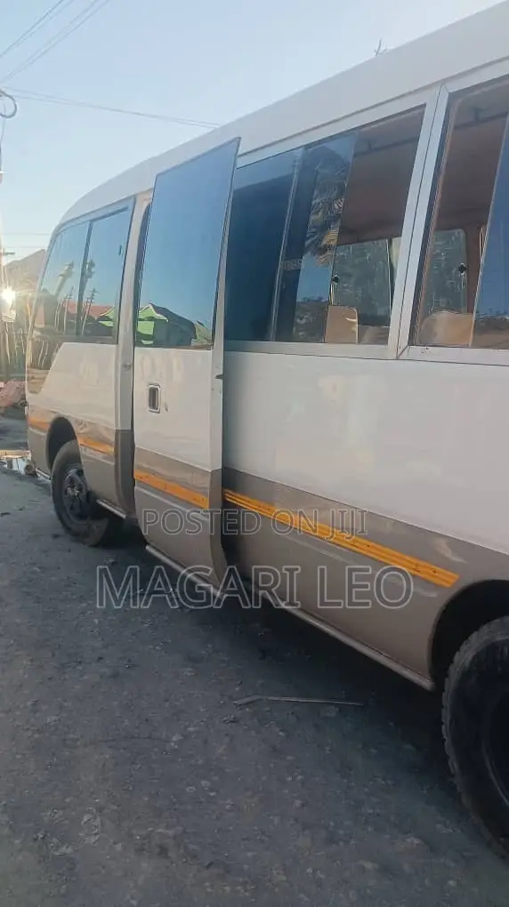 Toyota Coaster 2004 White