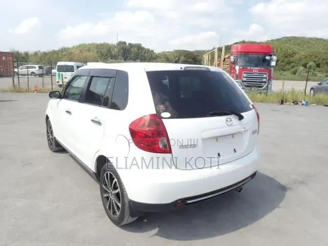 Mazda Verisa 2009 White