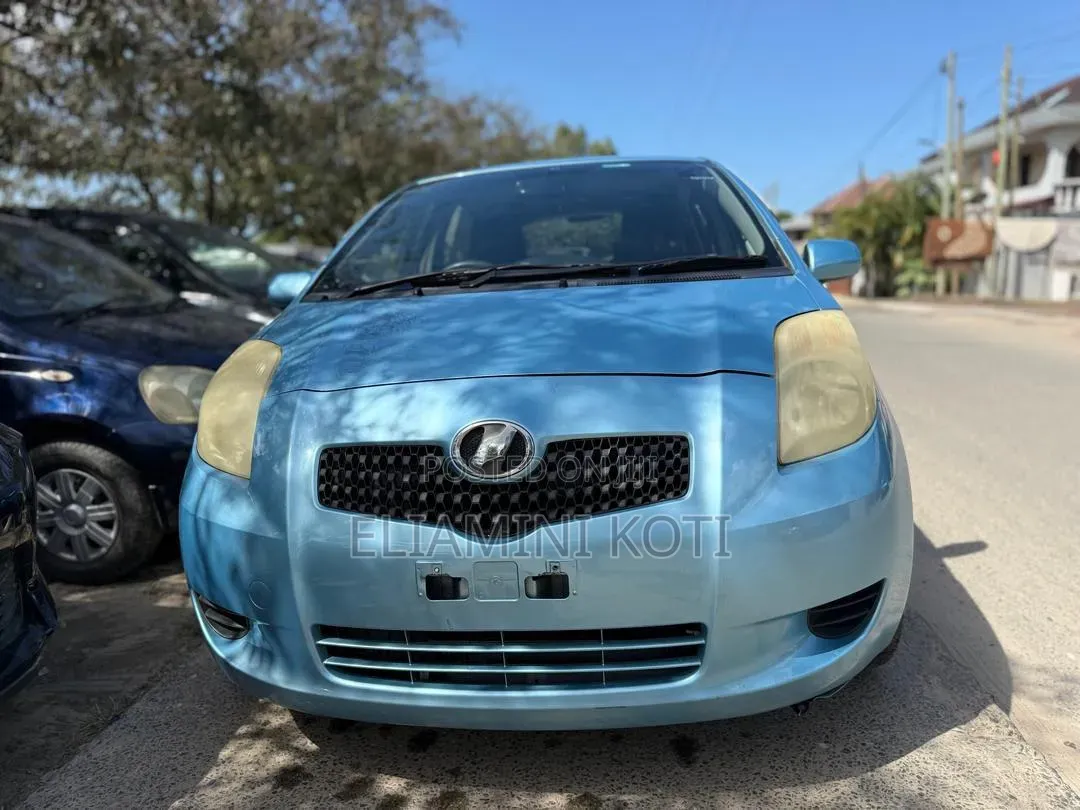 Toyota Vitz 2005 Blue