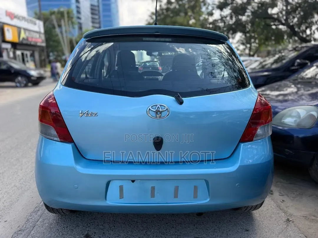 Toyota Vitz 2005 Blue