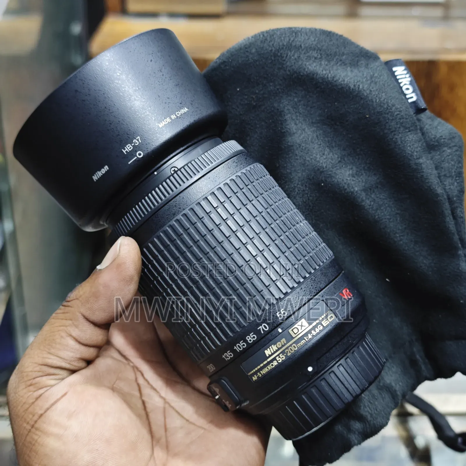 Nikon AF-S DX VR Zoom-Nikkor 55-200mm F/4-5.6g IF-ED Lens