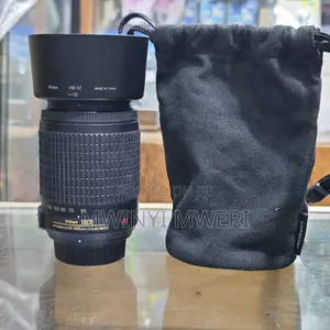 Nikon AF-S DX VR Zoom-Nikkor 55-200mm F/4-5.6g IF-ED Lens