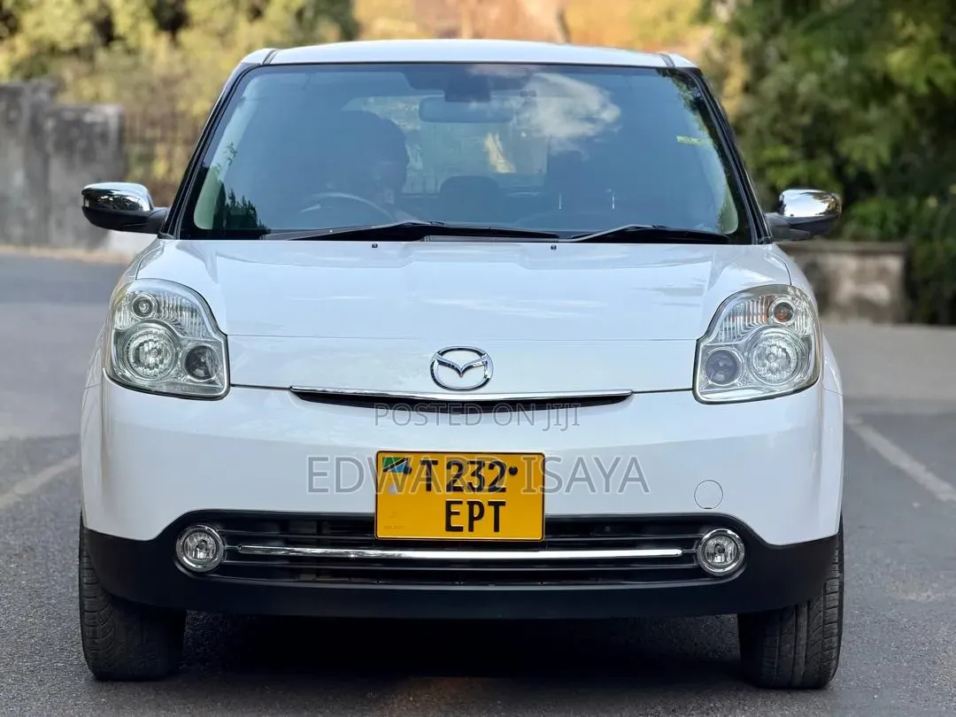 Mazda Verisa 2012 White