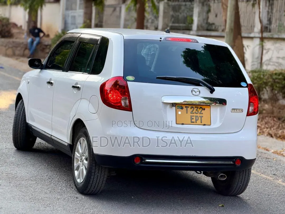 Mazda Verisa 2012 White