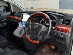 Toyota Alphard 2011 White