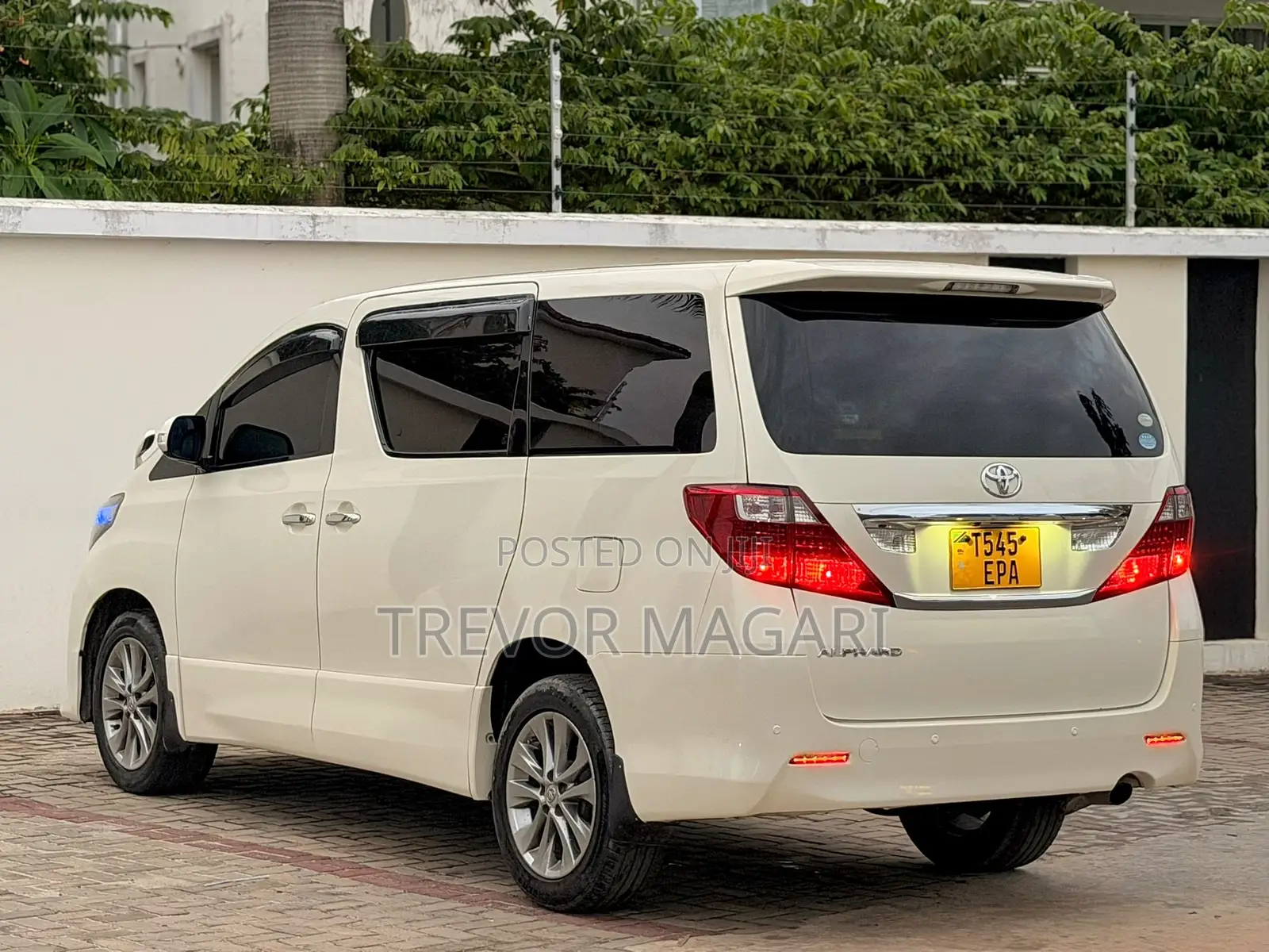 Toyota Alphard 2011 White