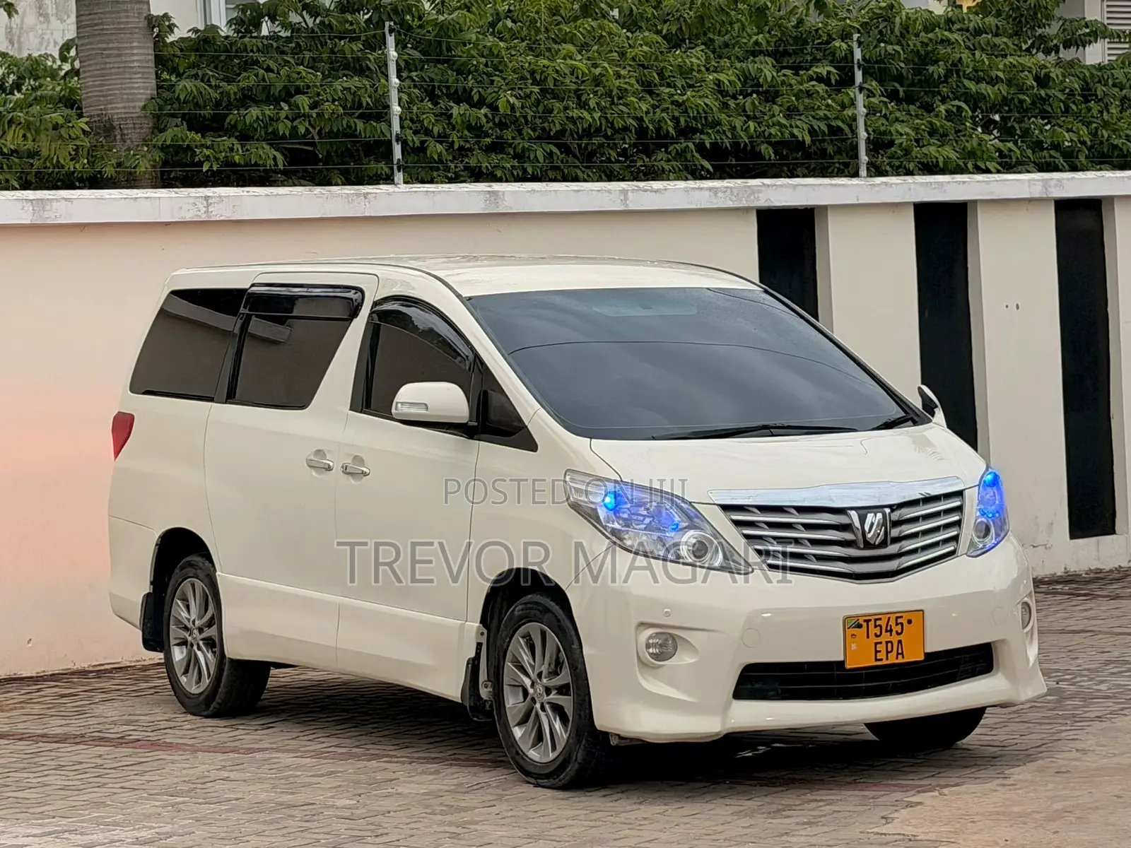 Toyota Alphard 2011 White