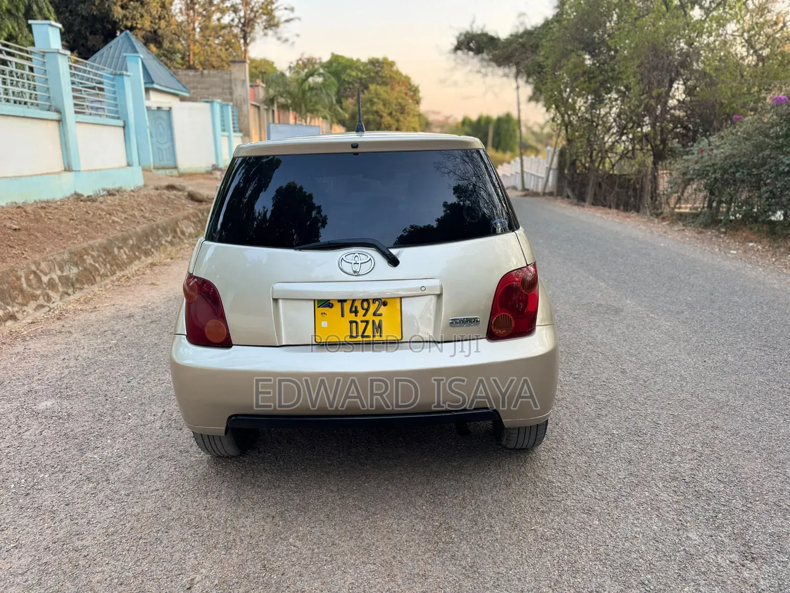 Toyota IST 2005 Gold