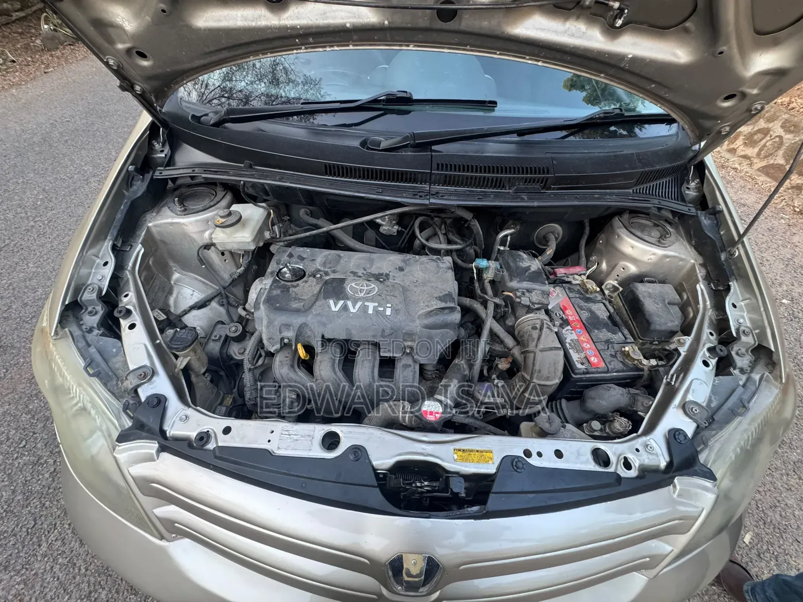 Toyota IST 2005 Gold
