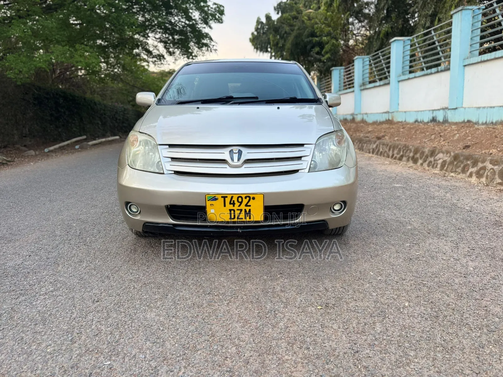 Toyota IST 2005 Gold