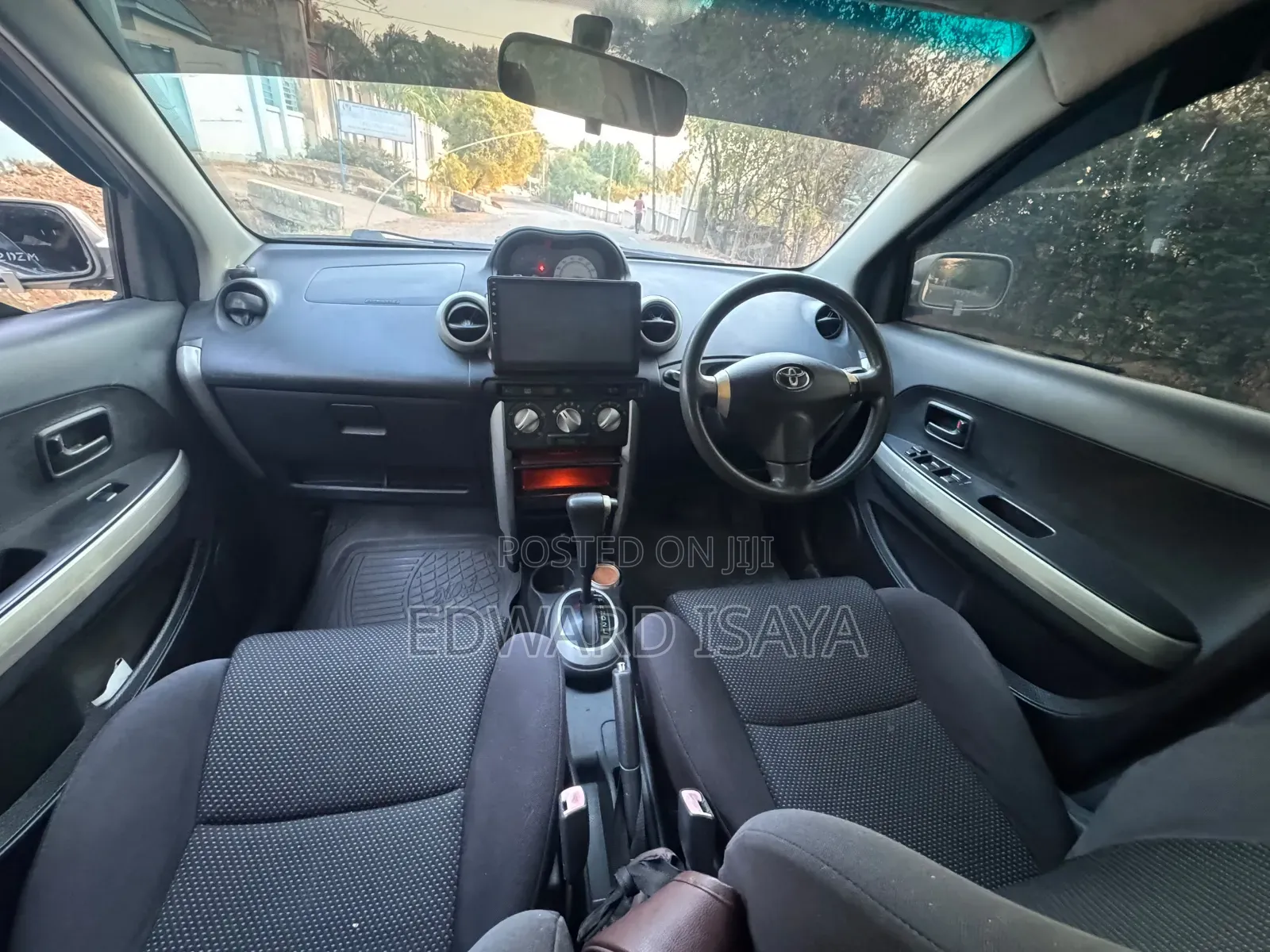 Toyota IST 2005 Gold