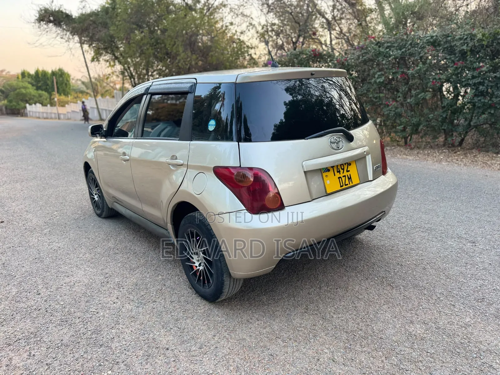 Toyota IST 2005 Gold