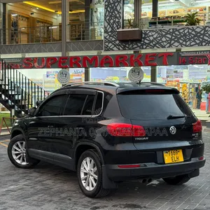 Volkswagen Tiguan 2011 Black