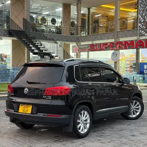 Volkswagen Tiguan 2011 Black