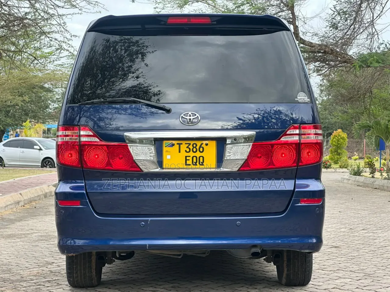 Toyota Alphard 2006 Blue