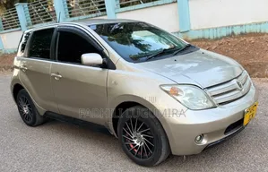 Toyota IST 2005 Beige
