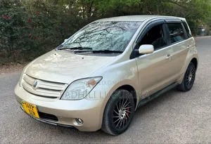 Toyota IST 2005 Beige