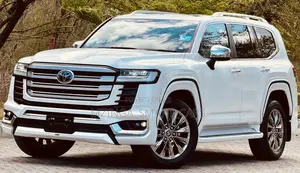 Toyota Land Cruiser LC300 2025 White