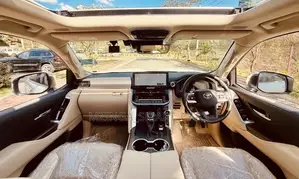 Toyota Land Cruiser LC300 2025 White