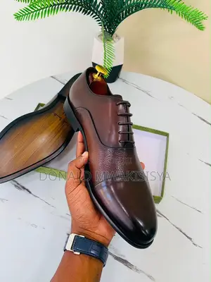 Men Cap Toe Oxford Shoe