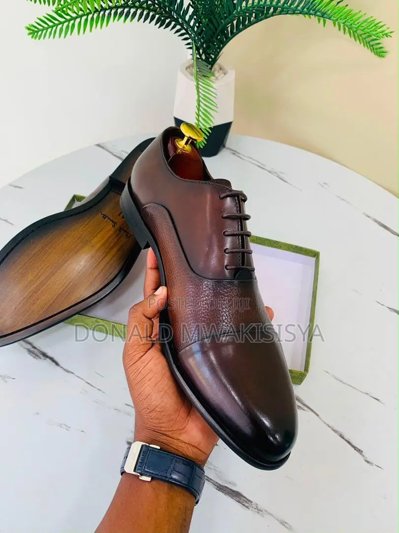 Men Cap Toe Oxford Shoe