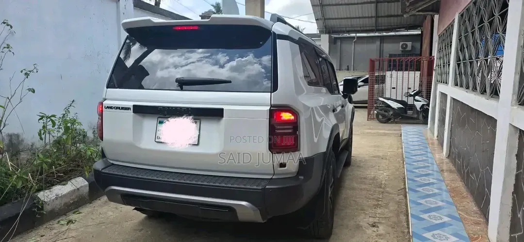 Toyota Land Cruiser Prado 2.8 2025 White