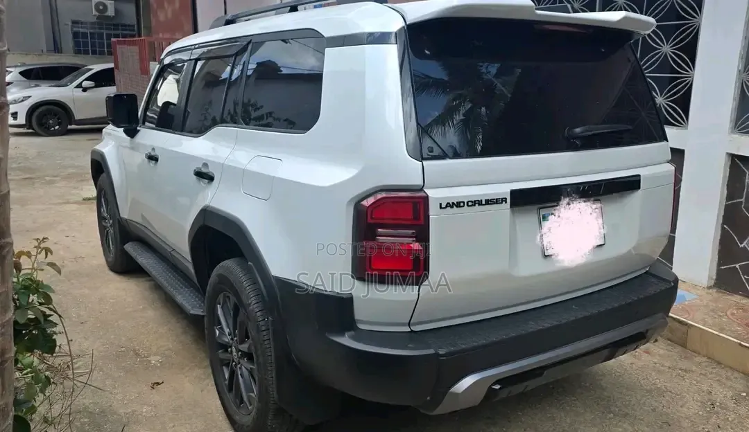 Toyota Land Cruiser Prado 2.8 2025 White