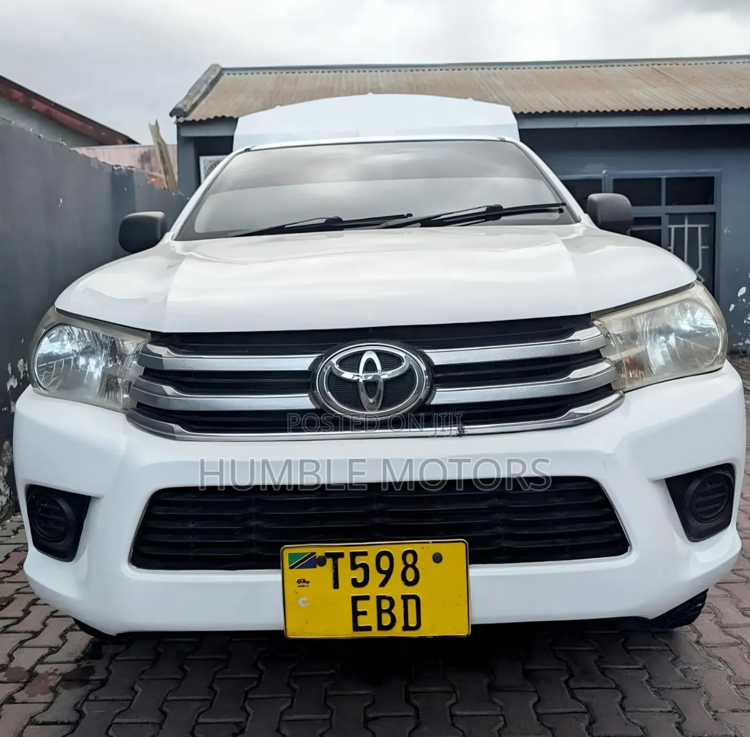 Toyota Hilux 2010 White