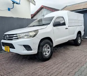 Toyota Hilux 2010 White
