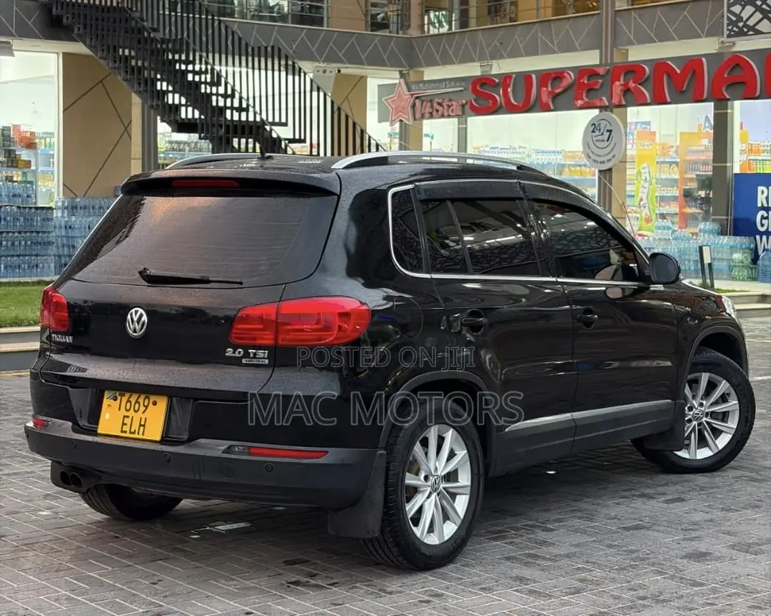Volkswagen Tiguan 2011 Black