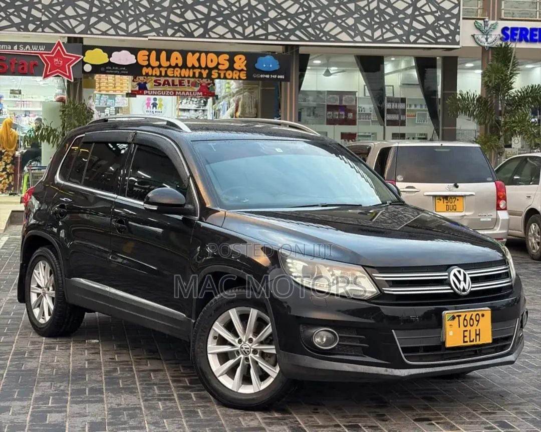 Volkswagen Tiguan 2011 Black