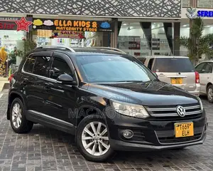 Volkswagen Tiguan 2011 Black